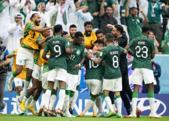 Argentina fracassa na estreia da Copa e perde de virada para a Arábia Saudita