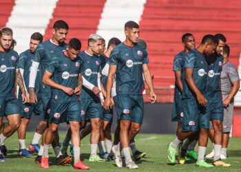 Náutico começará sua pré-temporada com grupo incompleto e segue de olho no mercado