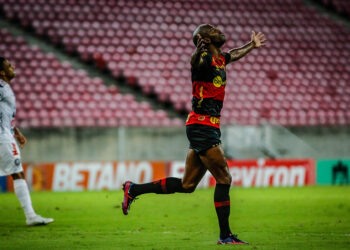 Sport oficializa renovação de contrato de Fabinho para 2023