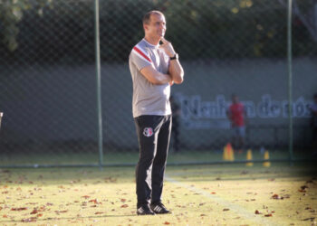 Ranielle Ribeiro elogia evolução física dos jogadores do Santa Cruz