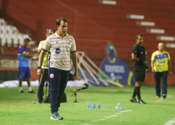 “Não somos tão ruins como pintaram”, diz Dado Cavalcanti após vitória do Náutico contra o Caruaru City