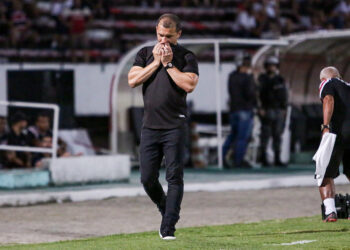 Ranielle Ribeiro lamenta demora para empatar e convoca torcida do Santa Cruz para o clássico contra o Náutico