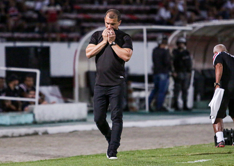 Ranielle Ribeiro lamenta demora para empatar e convoca torcida do Santa Cruz para o clássico contra o Náutico