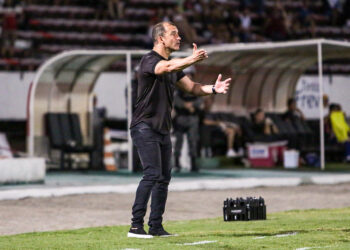 Ranielle Ribeiro cobra melhora do setor ofensivo do Santa Cruz na definição das jogadas