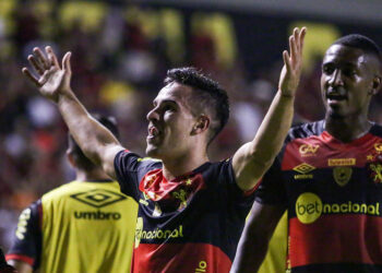 Sport vence o Retrô e assume a liderança do Campeonato Pernambucano