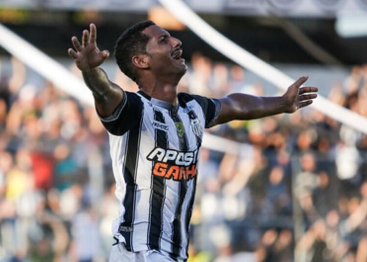 Central carimba faixa do Náutico na abertura do Pernambucano: 2×1