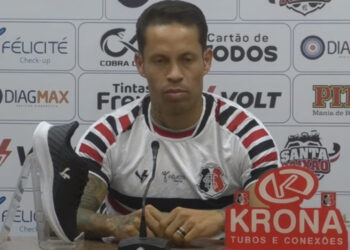 “O que me motiva é a grandeza do clube”, diz Baraka sobre chegada ao Santa Cruz