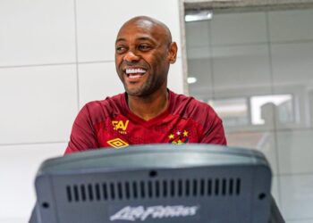 Vagner Love se reapresenta e inicia trabalhos no Sport