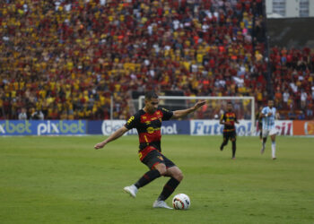 Sport acerta empréstimo do meia Thiago Lopes para o Vitória