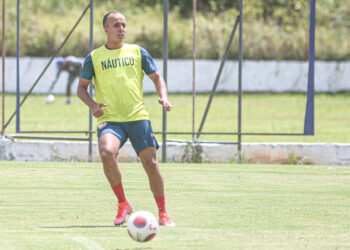 Náutico: veja as opções para as ausências de Denílson e Matheus Carvalho