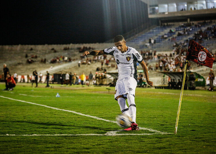 Futuro de Luciano Juba fica indefinido no Sport