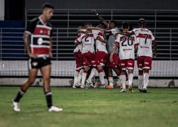 Santa Cruz reage no 2º tempo, mas perde do CRB pela Copa do Nordeste