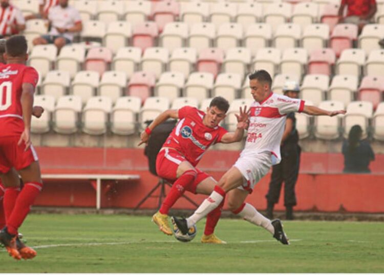 Náutico vacila no fim e cede empate ao CRB