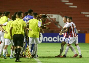 Náutico vence Fluminense (PI) e assume liderança do Grupo B; veja gols