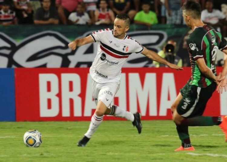 Pipico marca, mas Santa Cruz amarga mais um empate no Arruda