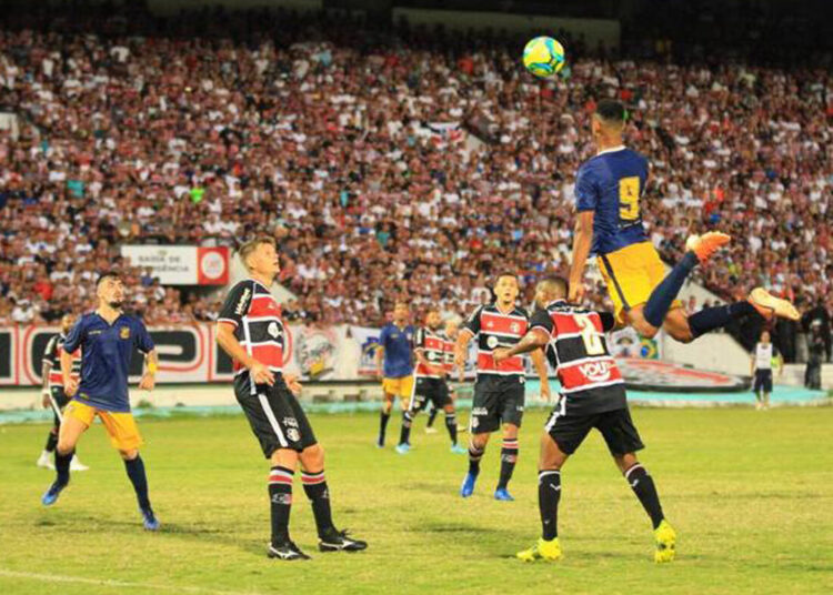 Retrô x Santa Cruz: Duelo de opostos pelo Campeonato Pernambucano; Entenda