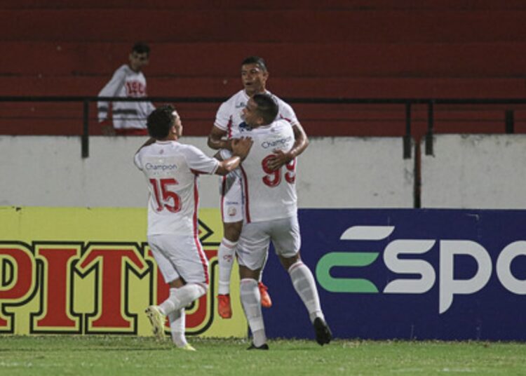 Náutico goleia Íbis no Arruda e assume segundo lugar