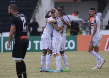 Santa Cruz vence Central na estreia do técnico Felipe Conceição