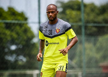 Confira: 87 segundos com Ronaldo, volante do Sport