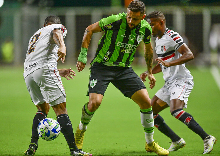 Ranielle ressalta segundo tempo do Santa Cruz e enaltece a qualidade do América/MG