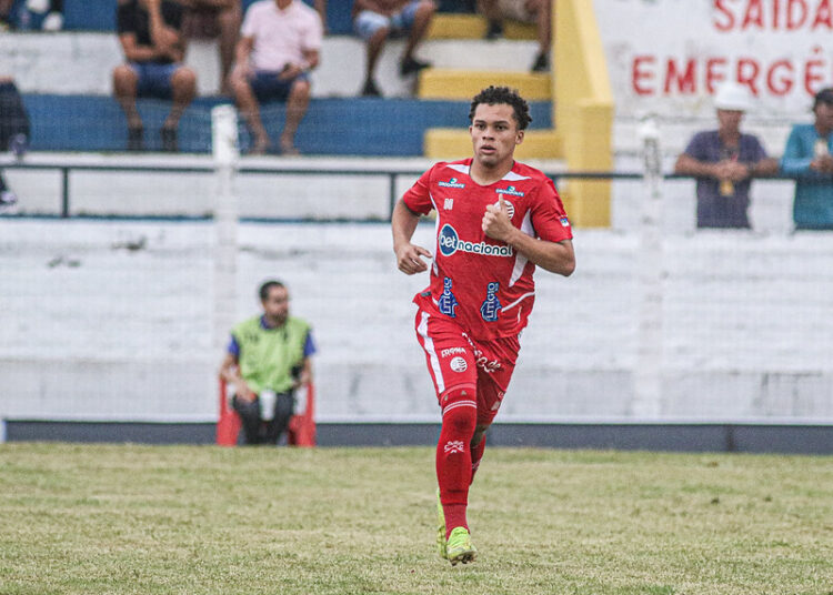 Kayon desfalca o Náutico contra o Petrolina por conta de lesão muscular