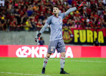 Michael confirma renovação de contrato com o Santa Cruz