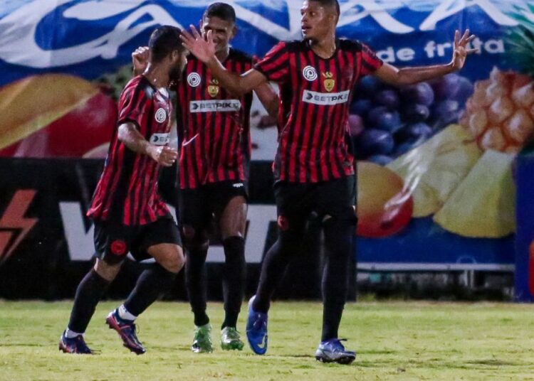 Vexame histórico: Santa Cruz perde do Íbis e pode ficar sem divisão em 2024