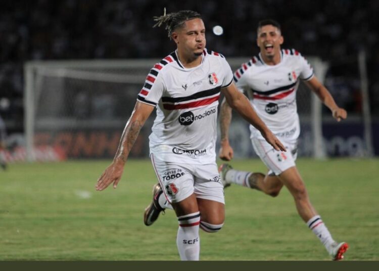 Com dois gols de Gedoz, Santa Cruz bate Sampaio no Arruda