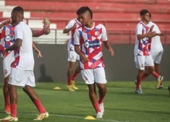 Náutico anuncia a contratação do atacante Alisson Santos