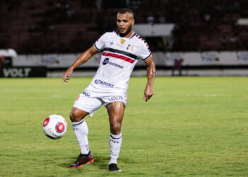 Jefferson Feijão e mais dois atletas estão próximos de sair do Santa Cruz