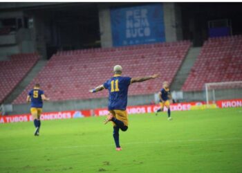 Com dois gols de Fernandinho, Retrô elimina Avaí na Copa do Brasil