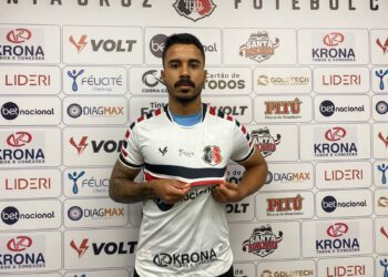 “Estou aqui pela grandeza do Santa Cruz”, diz Fabrício Bigode em apresentação