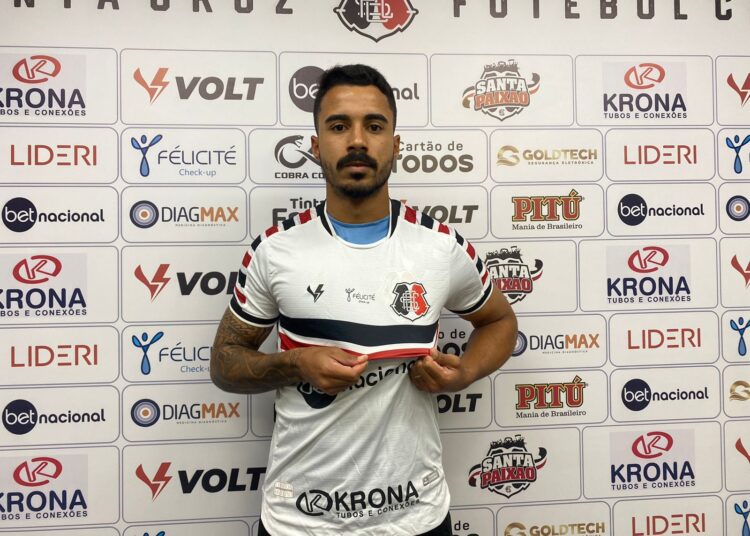 “Estou aqui pela grandeza do Santa Cruz”, diz Fabrício Bigode em apresentação