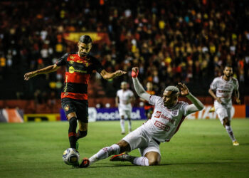 Sport é multado por objetos arremessados no gramado contra o Sergipe