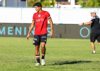 Eduardo Guedes relata sonho com a camisa do Santa Cruz e prevê dificuldades na Série D