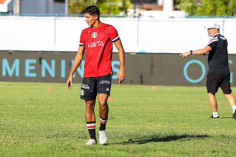 Eduardo Guedes relata sonho com a camisa do Santa Cruz e prevê dificuldades na Série D
