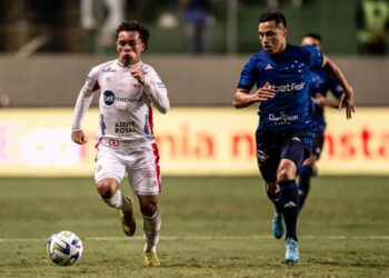 Cruzeiro x Náutico: CBF divulga análise do VAR em possível pênalti sobre Kayon:  “Claramente fora da área”