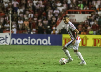 Náutico acerta empréstimo de Mateus Cocão para o Vasco