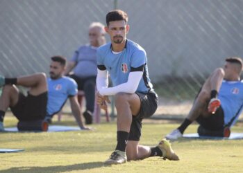 Ariel Pingo ressalta motivação em chegada ao Santa Cruz e relembra trabalho com Felipe Conceição