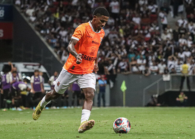 Léo Fernandes é mais um reforço anunciado pelo Santa Cruz