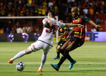 Fabinho faz pedido de desculpas em rede social à torcida do Sport após expulsão contra o São Paulo