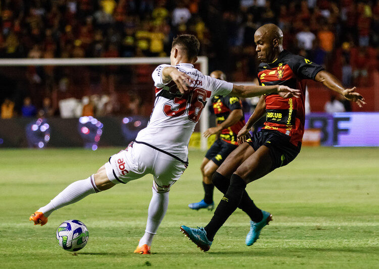 Fabinho faz pedido de desculpas em rede social à torcida do Sport após expulsão contra o São Paulo