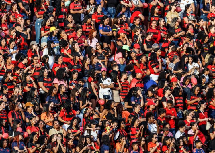 Enderson Moreira enaltece apoio da torcida do Sport; Leão terá mais dois jogos com público só de mulheres, crianças e PCD’S