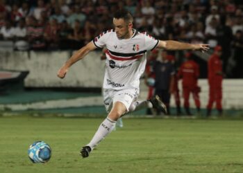 Pipico não revela meta de gols e destaca maior volume ofensivo do Santa Cruz