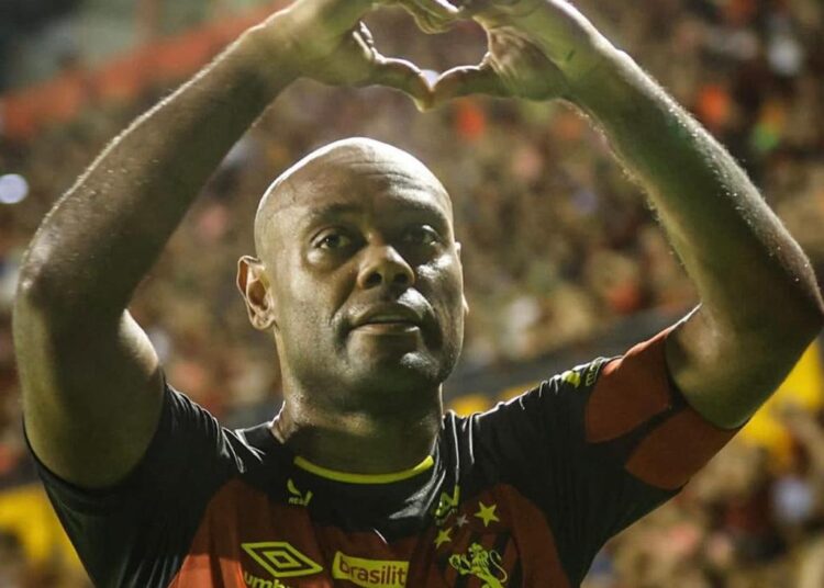 No embalo de Vágner Love, Sport goleia ABC na Ilha do Retiro