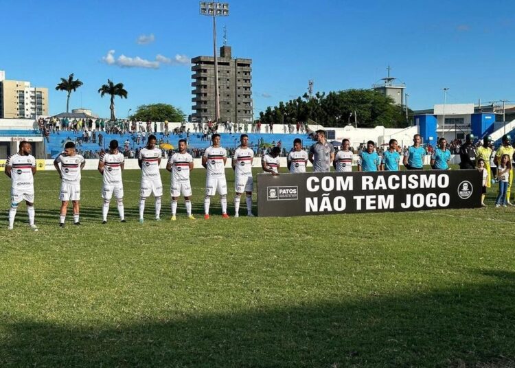 Santa Cruz: vacilo nos acréscimos custa primeira vitória fora de casa