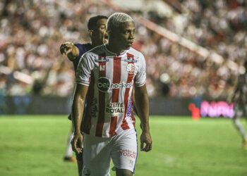 Náutico: Com nome ligado anteriormente ao Camboriú, Júlio é emprestado ao Maringá/PR