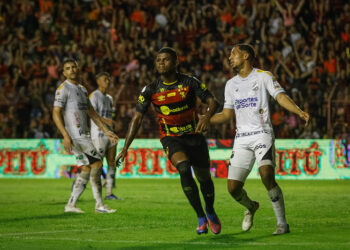 Sport: Fábio Matheus celebra renovação de contrato e fala sobre disputa pela titularidade