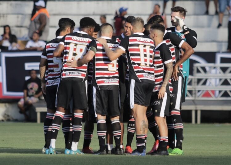 Santa Cruz: Felipe Conceição ressalta partidas sem sofrer gols e diz: “Time difícil de ser batido”