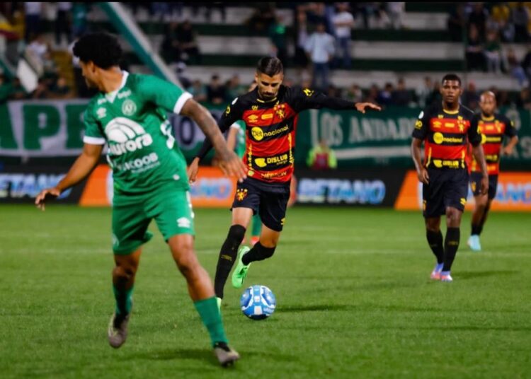 Sem Love e Juba, Sport joga mal e empata com a Chape